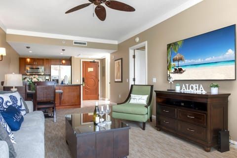 From coffee to cocktails, this room is ready for it all HKH-424