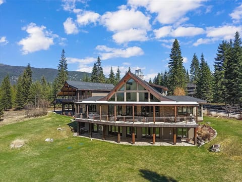 Massive Decks to sweeping Views 