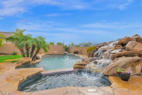 Pool and hottub