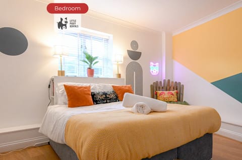 Bedroom at Little piggy rentals Lets & Serviced Accommodation