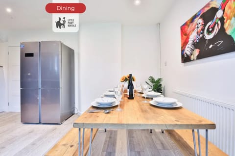 Dining at Little piggy rentals Short Lets & Serviced Accommodation