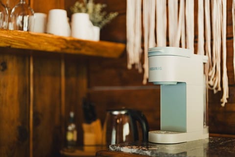 Wake up to fresh coffee or tea with the Keurig & hot water kettle.