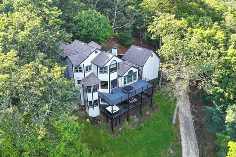 Jasper Vacation Rental | 5BR | 3.5BA | Stairs Required | 4,516 Sq Ft