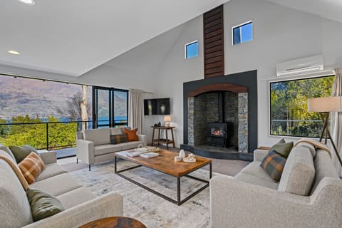 Living room: Epic views & HD TV for those family nights in