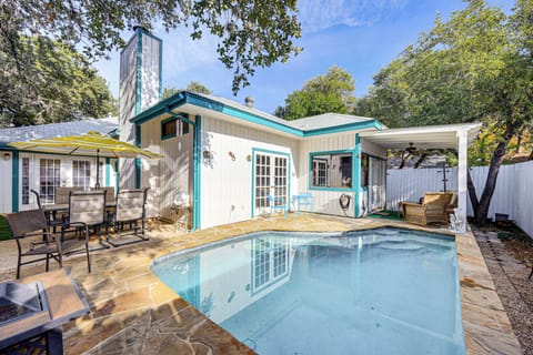 San Antonio Vacation Rental | 3BR | 2BA | 1,800 Sq Ft | Stairs Required