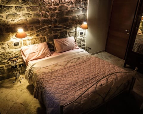 Autumn, Bedroom, Spring, Summer