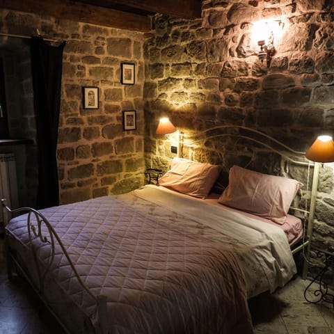 Autumn, Bedroom, Spring, Summer