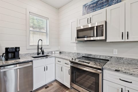 Everything you need to prep family meals or lakeside snacks, right at your fingertips.