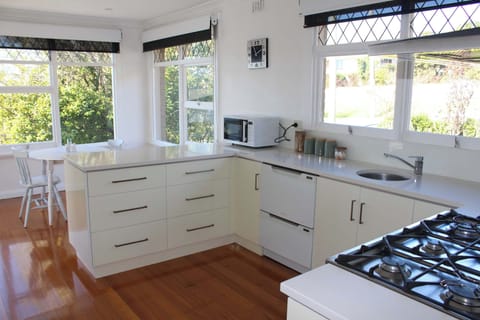 Large well equipped kitchen with dishwasher