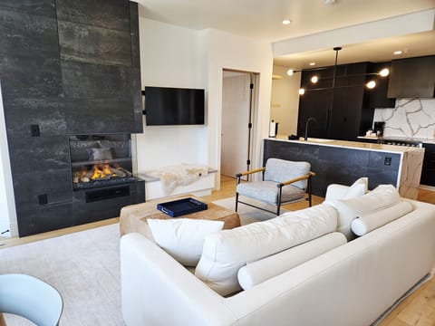 Home Decor, Indoors, Building, Furniture, Living Room