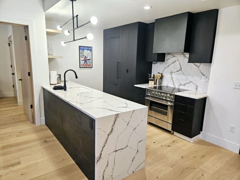 Indoors, Kitchen, Sink, Sink Faucet, Kitchen Island