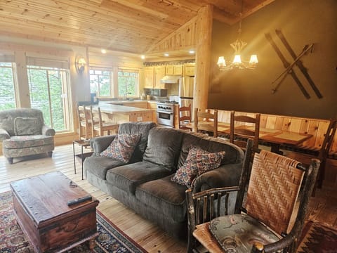 Indoors, Furniture, Living Room, Home Decor, Couch