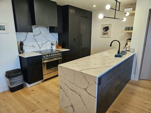 Indoors, Kitchen, Sink, Sink Faucet, Floor