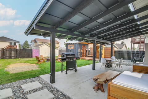 Belgrade Vacation Rental | 2BR | 1BA | Stairs Required | 1,000 Sq Ft