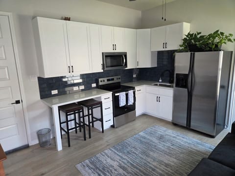 Full kitchen.