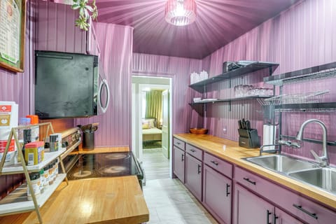 Kitchen | Spices | Toaster | 1st Floor