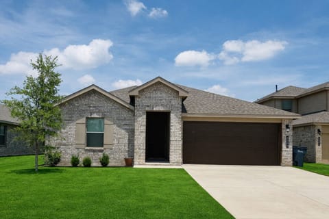 Fifty5 Modern Westmont Retreat House in Lubbock