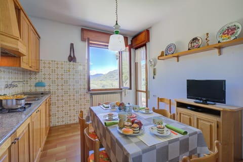 Kitchen and dining area