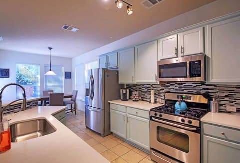 Fully functional Kitchen