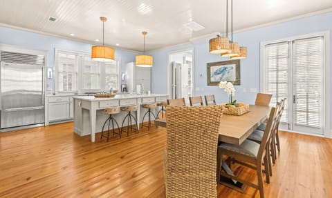 Your crew will enjoy being together for meal time