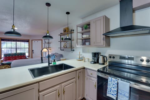 Kitchen | Toaster | Dishware & Flatware