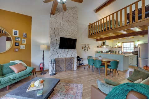 Red River Vacation Rental | 3BR | 2BA | Stairs Required | 1,700 Sq Ft