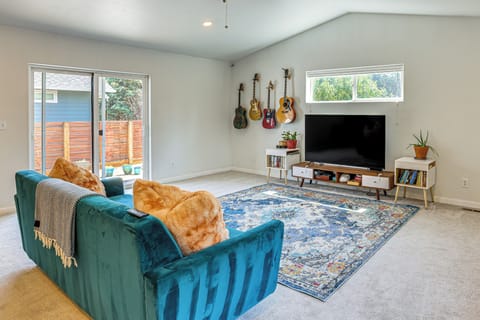 Bend Vacation Rental | 3BR | 2BA | 1,600 Sq Ft | 3 Steps to Enter