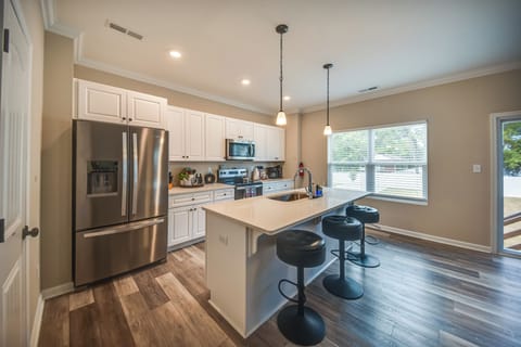 Kitchen | Drip/Keurig Coffee Maker | Blender | Toaster | Spices