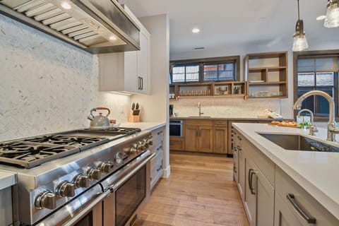 Professional-grade range and expansive prep space make cooking at Foundry Haus both effortless and enjoyable - perfect for meals big or small