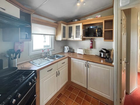 Kitchen | 136 Lakeside, Burnham-on-Sea