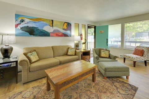 Port Angeles Vacation Rental | 1BR | 1BA | 768 Sq Ft | 3 Steps to Access