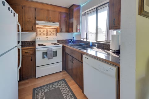 Kitchen | Dual Drip & Keurig Coffee Maker | Dishwasher