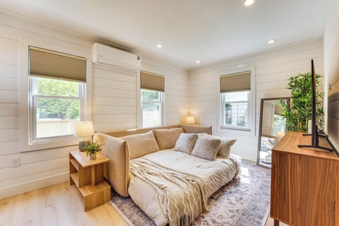 Lansing Vacation Rental | Studio | 1BA | 330 Sq Ft | 4 Steps to Enter