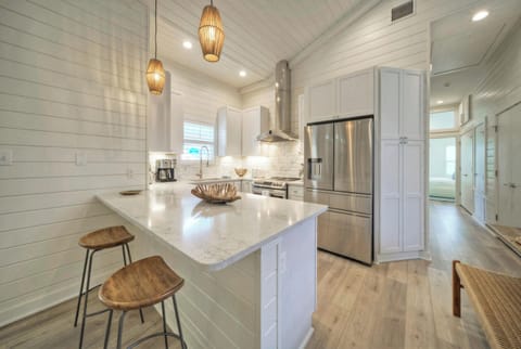 Sleek countertop. (Clamshell Cottage)