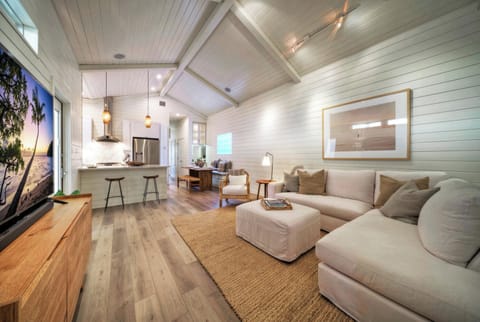 Comfortable living space. (Clamshell Cottage)