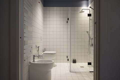 Autumn, Bathroom, Spring, Summer