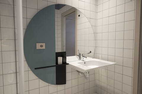 Autumn, Bathroom, Spring, Summer