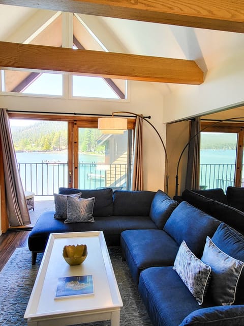 Living Room with a balcony over the Agate Bay