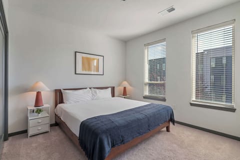 CozySuites Ayr with parking, pool, gym