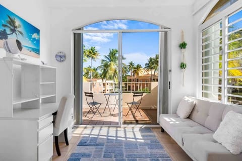 From the balcony, you can enjoy stunning views, creating a serene and relaxing environment ideal for resting and working.
