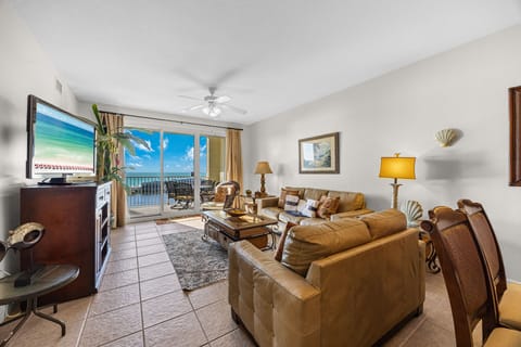Ariel Dunes II 1209 Living Room