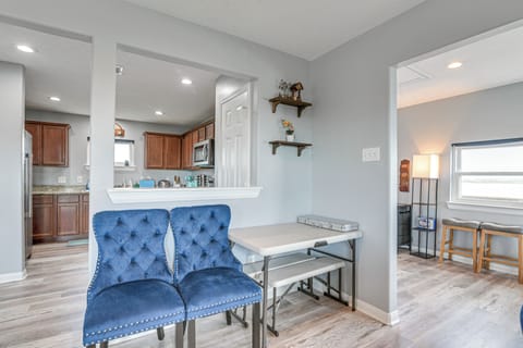 Additional Table & Chairs