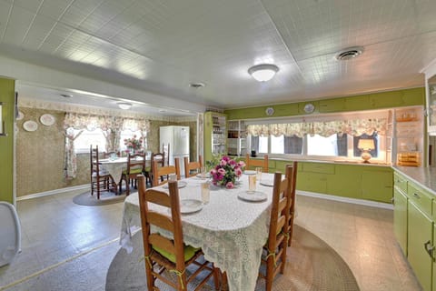 Kitchenette | Toaster Oven | 2-Burner Hot Plate