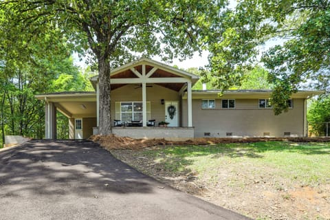 Parking | Driveway (4 Vehicles)