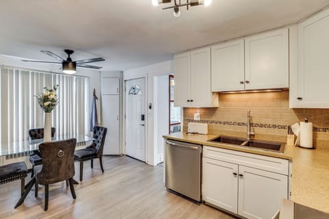 Dining Table | Dishware/Flatware | Main Floor