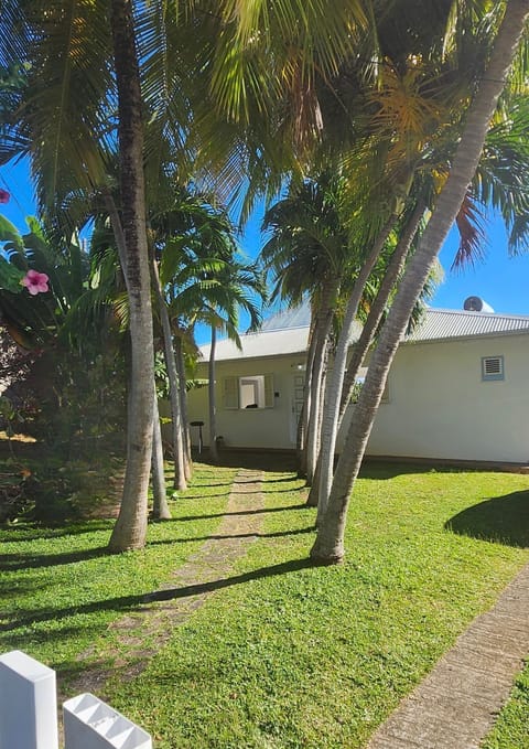 Front garden & private entrance – Upper Floor Villa