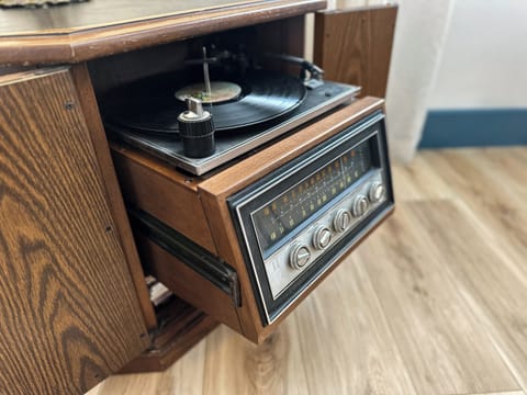 Vintage Record Player/Radio