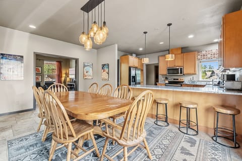 Dining area: Main floor, table seating for 8, outdoor access
