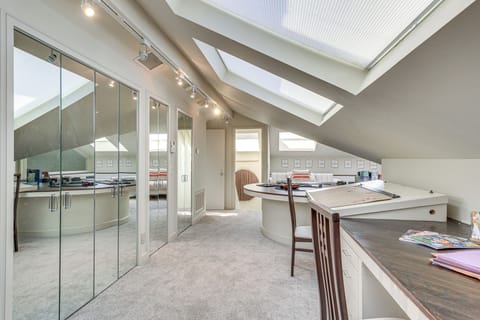 Loft | Smart TV | Desk | Board Games | Upper Floor