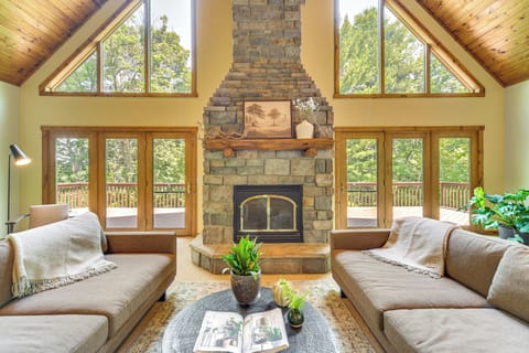 Amery Vacation Rental | 3BR | 3BA | 3 Steps to Enter | 2,816 Sq Ft